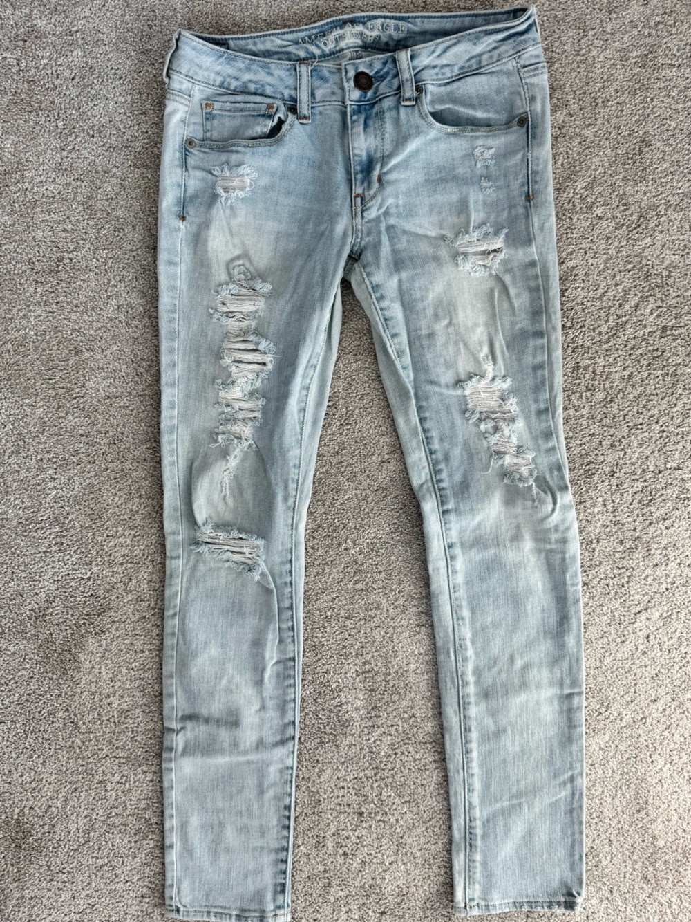Light Blue Distressed Women’s American Eagle Skinny Stretch Jeans 4